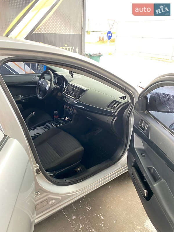 Седан Mitsubishi Lancer 2013 в Києві фото 12 Седан Mitsubishi Lancer 2013 в Києві