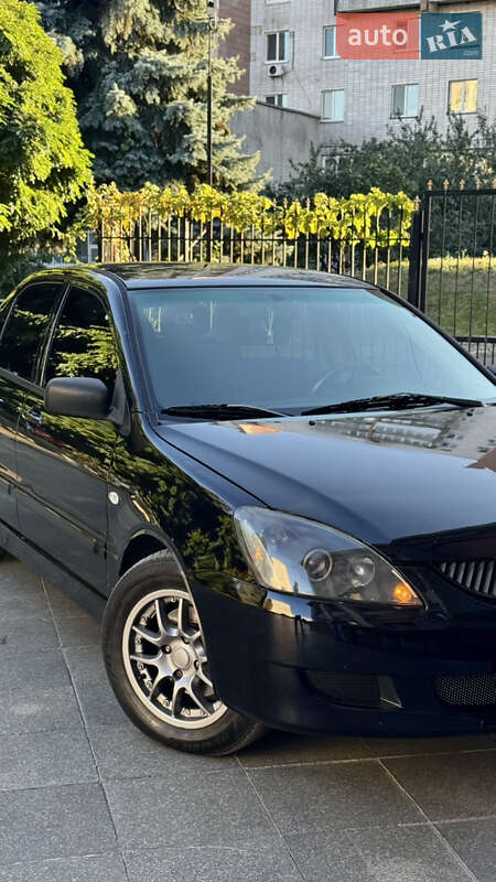 Седан Mitsubishi Lancer 2006 в Черкасах
