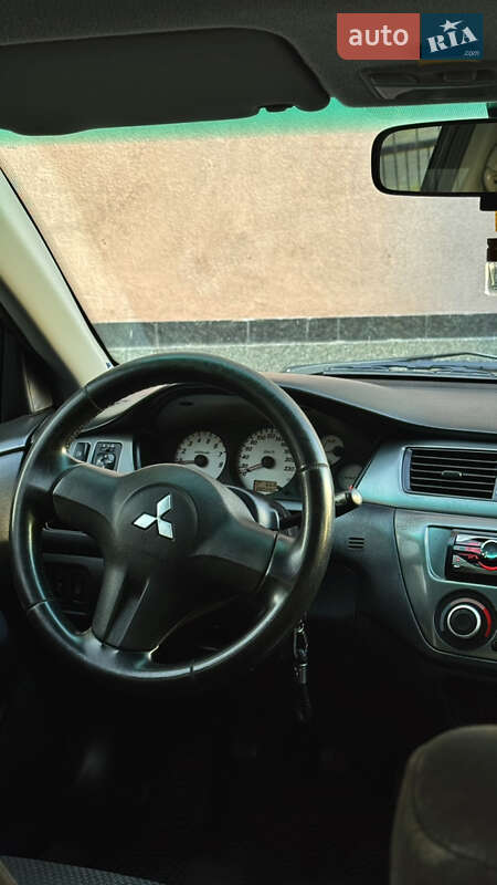 Седан Mitsubishi Lancer 2006 в Черкасах