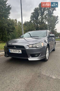 Седан Mitsubishi Lancer 2009 в Киеве