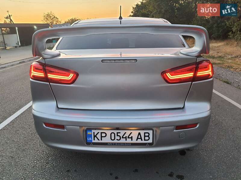 Седан Mitsubishi Lancer 2016 в Запорожье
