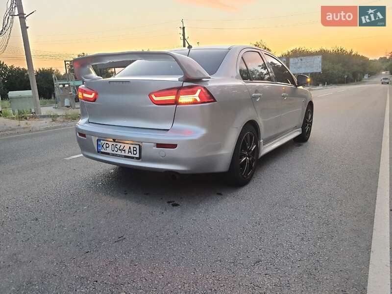 Седан Mitsubishi Lancer 2016 в Запорожье