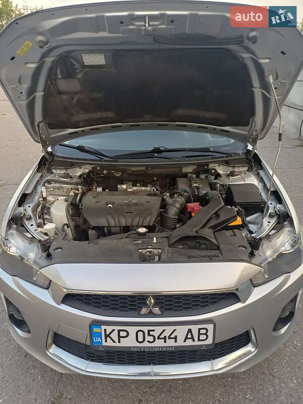 Седан Mitsubishi Lancer 2016 в Запорожье