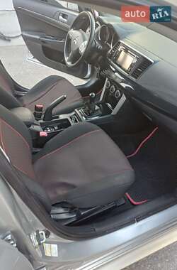 Седан Mitsubishi Lancer 2016 в 
