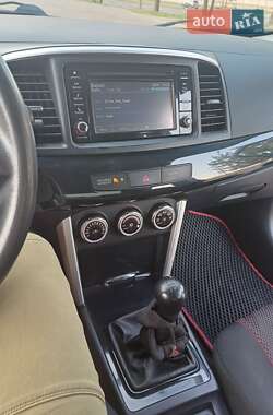 Седан Mitsubishi Lancer 2016 в 