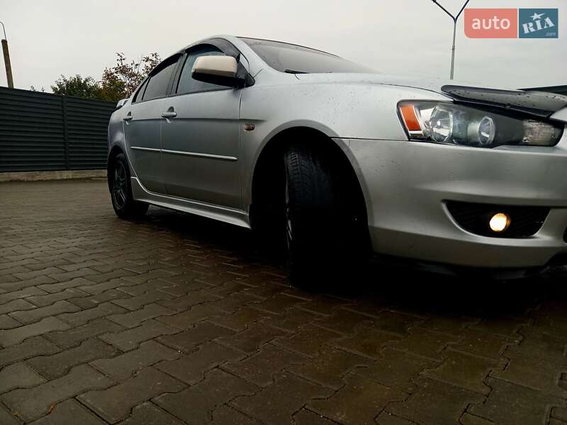 Седан Mitsubishi Lancer 2007 в Николаеве