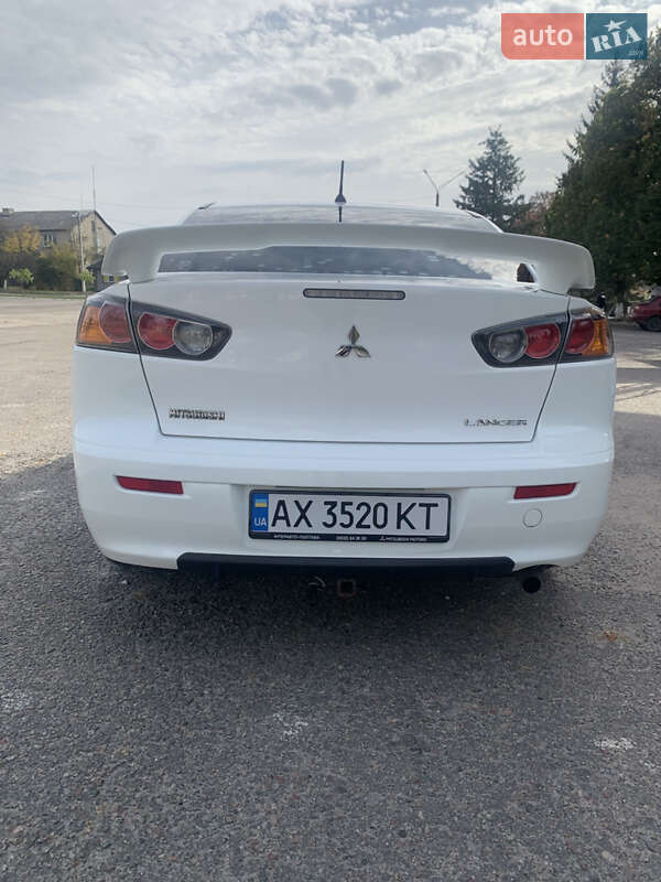 Седан Mitsubishi Lancer 2014 в Валках