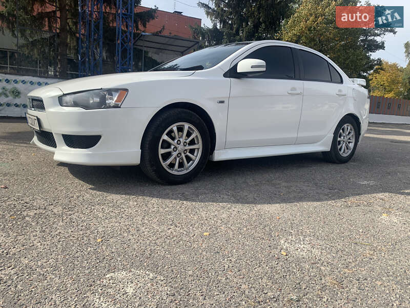 Седан Mitsubishi Lancer 2014 в Валках