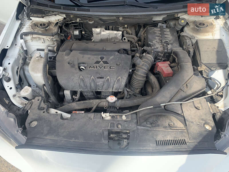 Седан Mitsubishi Lancer 2014 в Валках