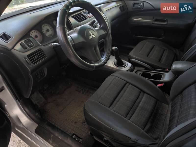 Седан Mitsubishi Lancer 2006 в Дніпрі