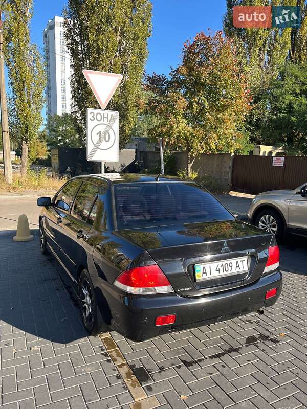 Седан Mitsubishi Lancer 2006 в Киеве