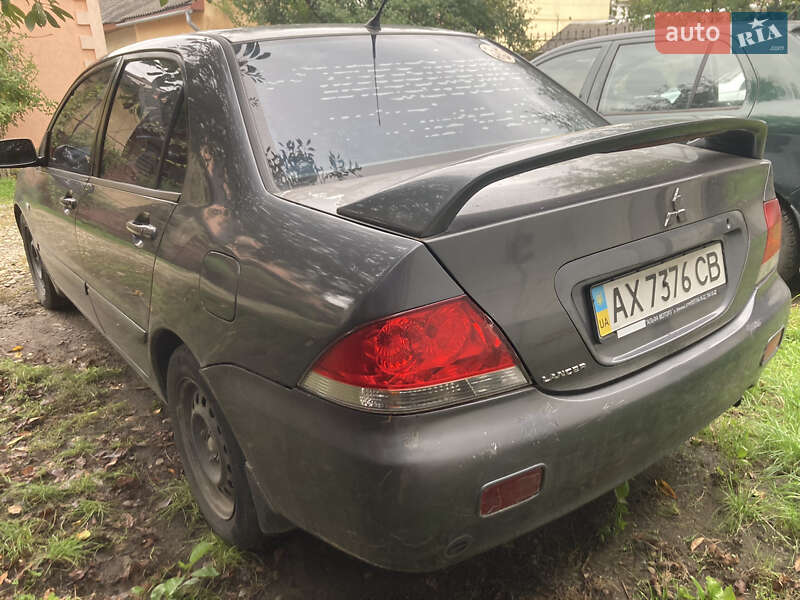 Седан Mitsubishi Lancer 2006 в Черновцах