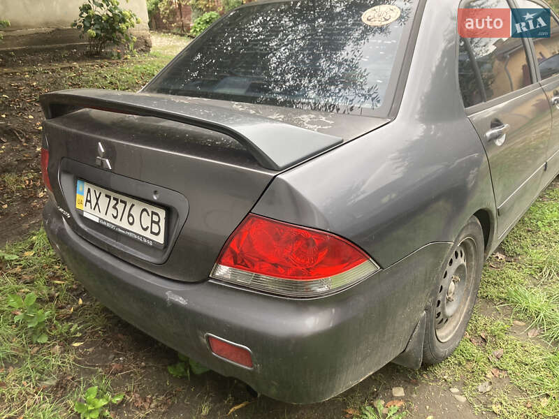 Седан Mitsubishi Lancer 2006 в Черновцах