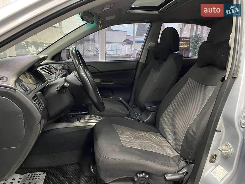 Седан Mitsubishi Lancer 2007 в Киеве