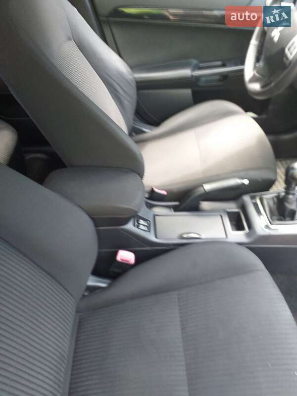 Седан Mitsubishi Lancer 2011 в Киеве