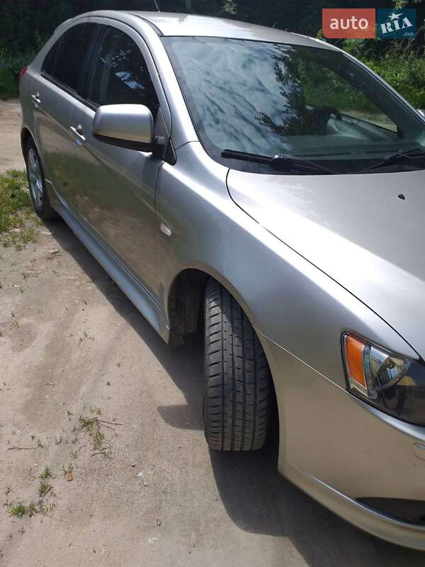Седан Mitsubishi Lancer 2011 в Киеве