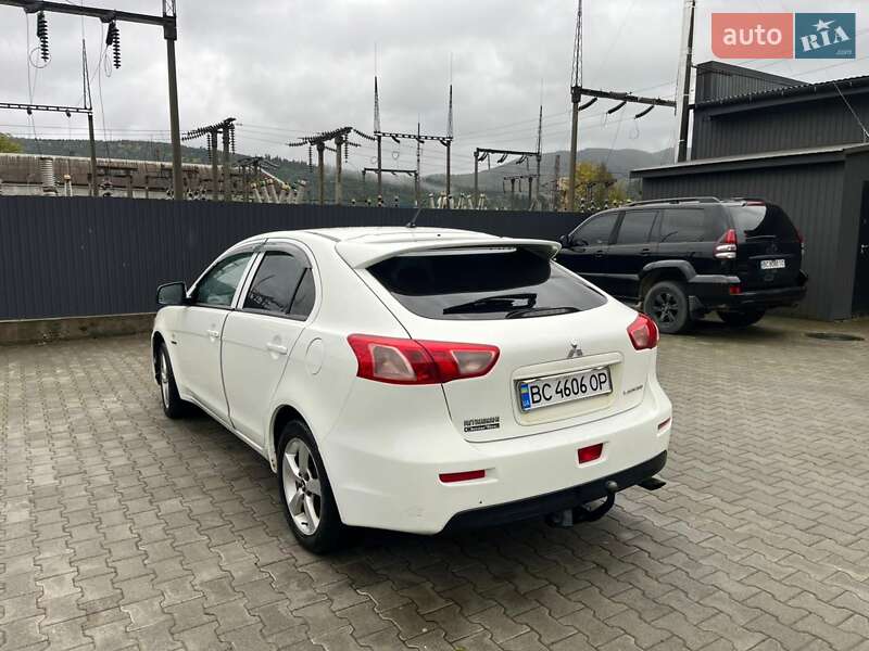 Хетчбек Mitsubishi Lancer 2011 в Сколе
