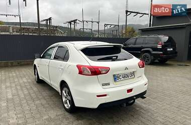 Хэтчбек Mitsubishi Lancer 2011 в 