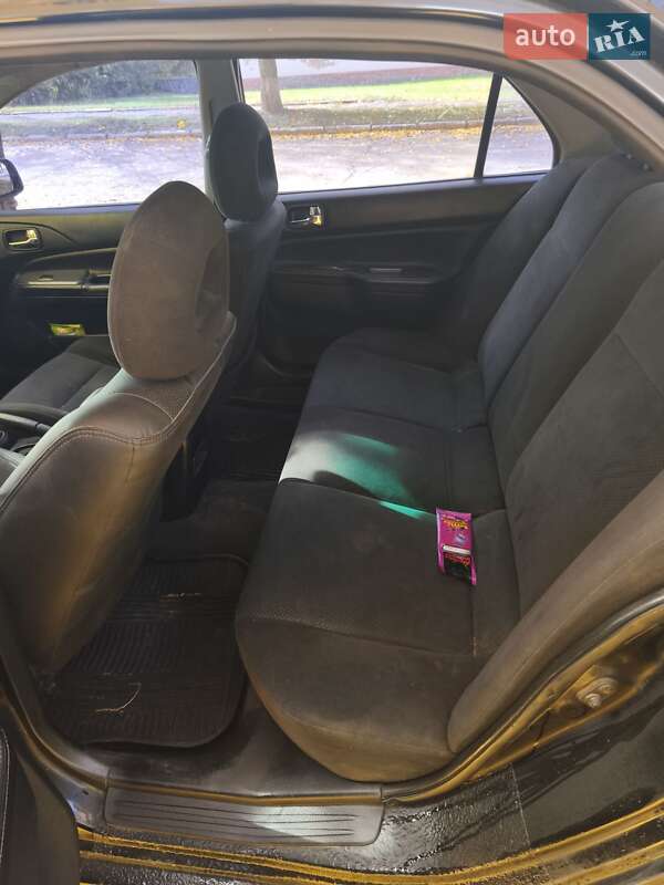 Седан Mitsubishi Lancer 2004 в Первомайську