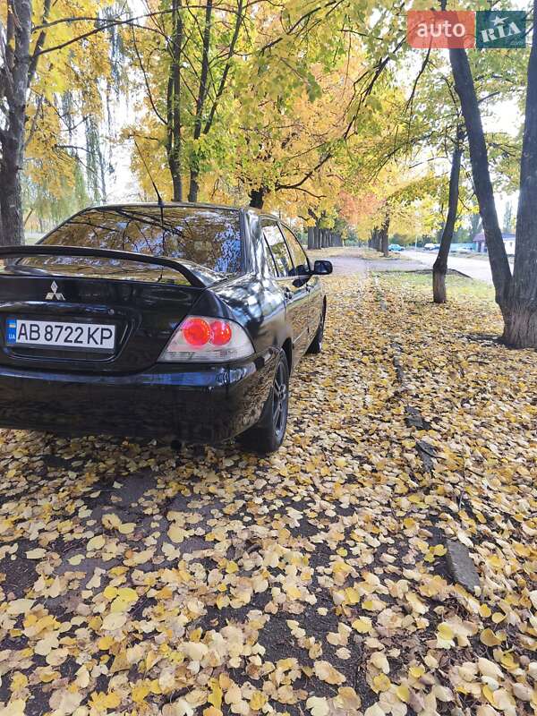 Седан Mitsubishi Lancer 2004 в Первомайську