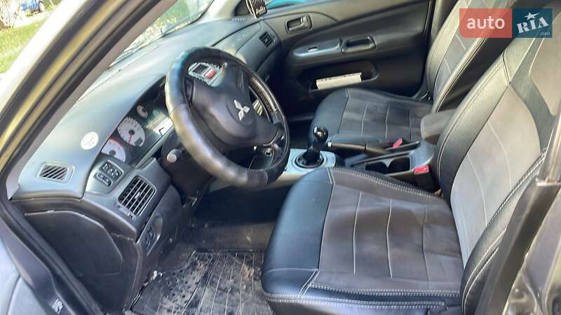Седан Mitsubishi Lancer 2006 в Ужгороде