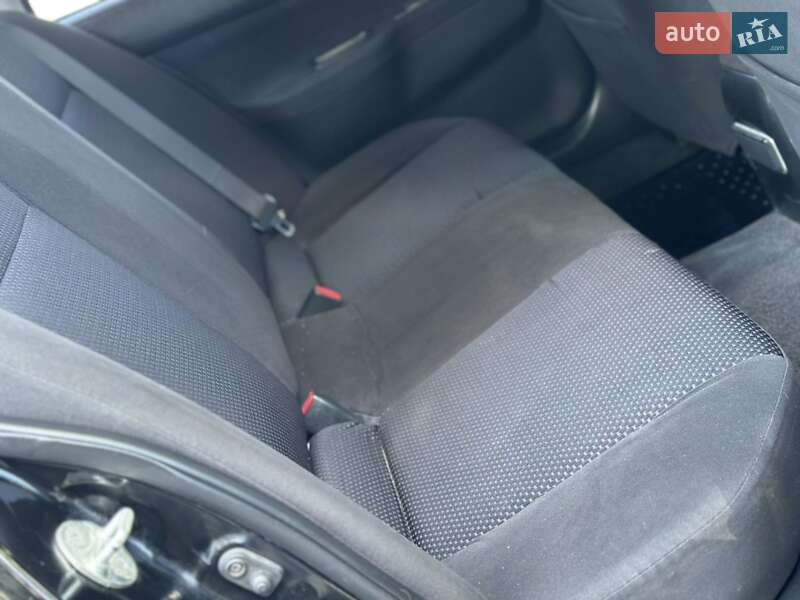 Седан Mitsubishi Lancer 2006 в Ахтырке