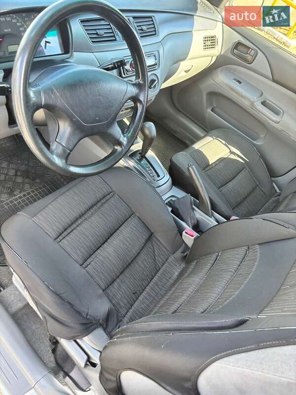 Седан Mitsubishi Lancer 2004 в Броварах