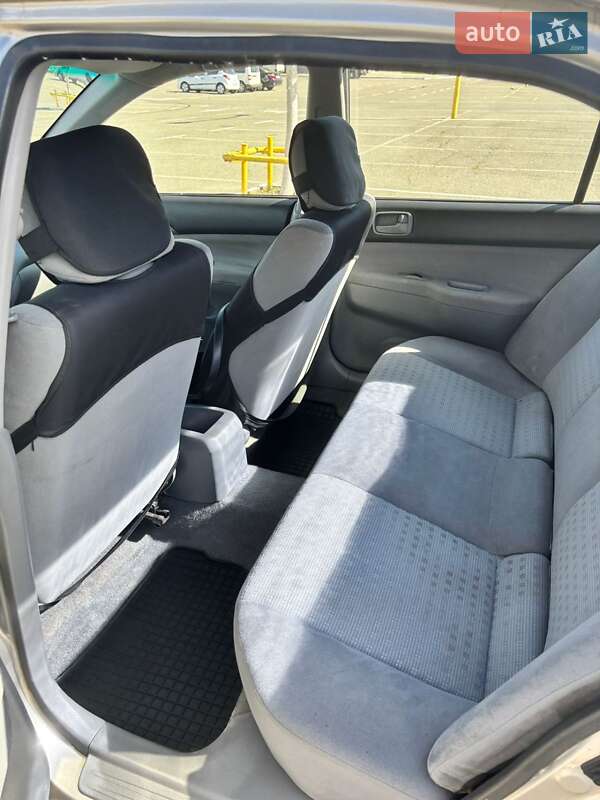 Седан Mitsubishi Lancer 2004 в Броварах