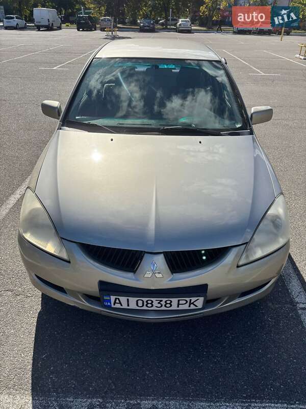 Седан Mitsubishi Lancer 2004 в Броварах