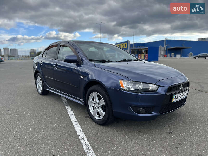 Седан Mitsubishi Lancer 2008 в Киеве