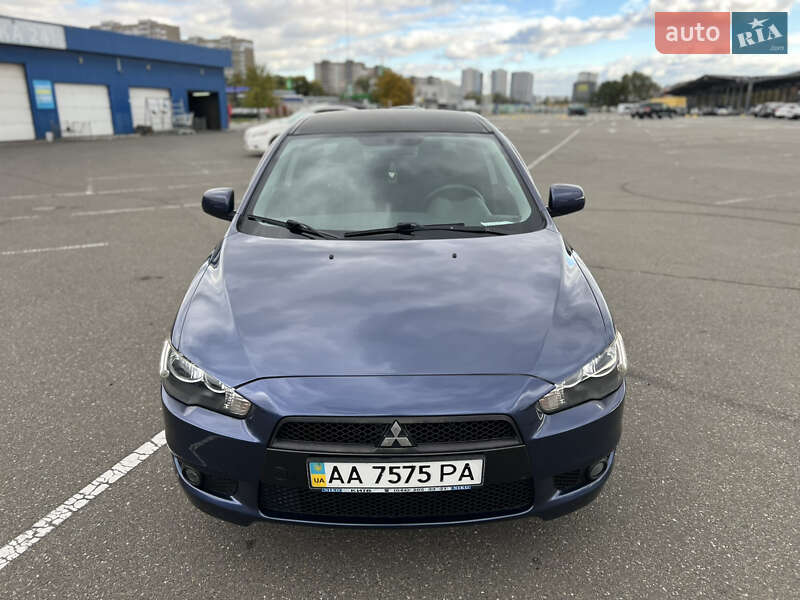 Седан Mitsubishi Lancer 2008 в Киеве