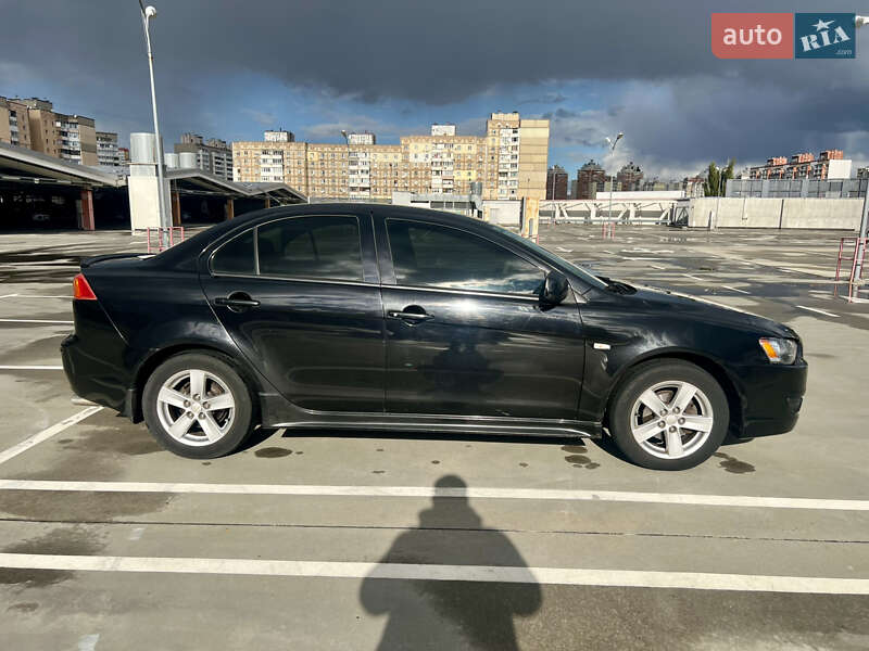 Седан Mitsubishi Lancer 2008 в Києві