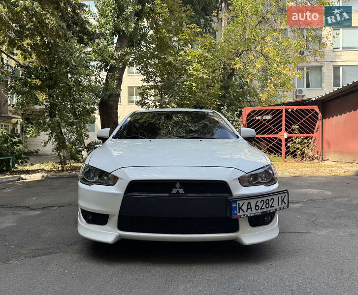 Седан Mitsubishi Lancer 2007 в Киеве