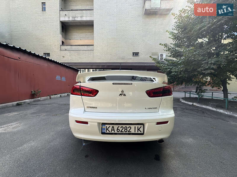 Седан Mitsubishi Lancer 2007 в Киеве