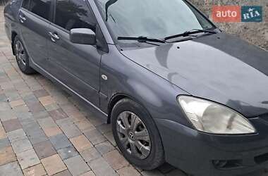 Седан Mitsubishi Lancer 2004 в Львове