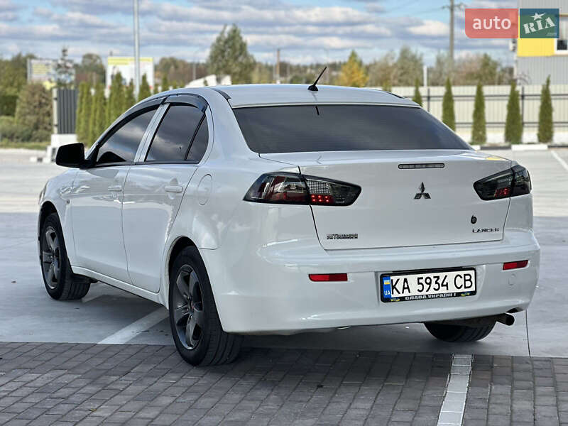 Седан Mitsubishi Lancer 2012 в Звягелі