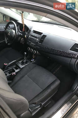 Седан Mitsubishi Lancer 2007 в  фото 12 Седан Mitsubishi Lancer 2007 в