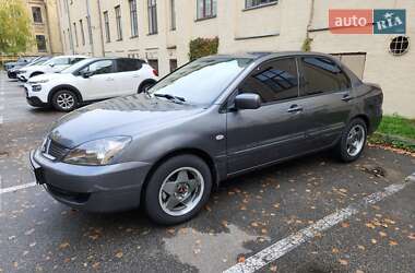 Седан Mitsubishi Lancer 2005 в Киеве