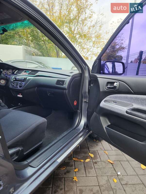 Седан Mitsubishi Lancer 2005 в Києві фото 36 Седан Mitsubishi Lancer 2005 в Києві