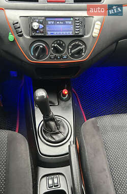 Седан Mitsubishi Lancer 2005 в  фото 14 Седан Mitsubishi Lancer 2005 в