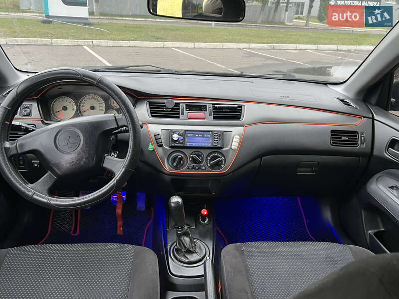 Седан Mitsubishi Lancer 2005 в Киеве