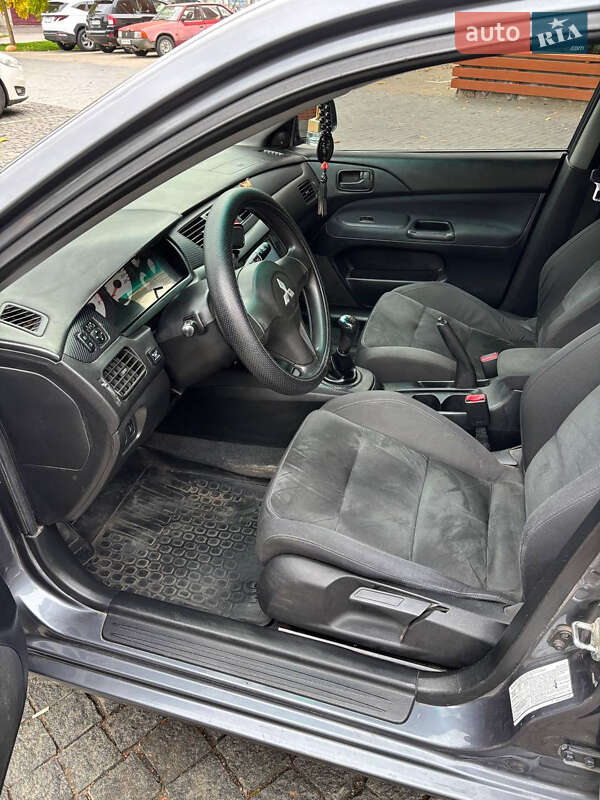 Седан Mitsubishi Lancer 2009 в Одессе