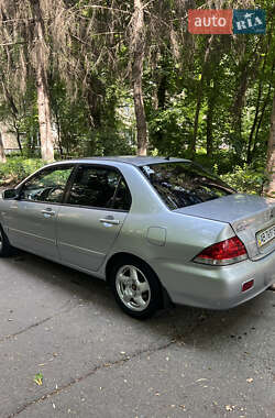 Седан Mitsubishi Lancer 2006 в  фото 5 Седан Mitsubishi Lancer 2006 в