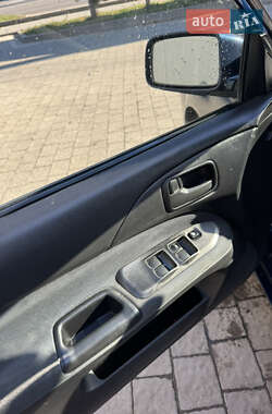 Седан Mitsubishi Lancer 2006 в  фото 8 Седан Mitsubishi Lancer 2006 в