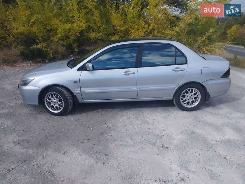 Седан Mitsubishi Lancer 2005 в Изюме фото 6 Седан Mitsubishi Lancer 2005 в Изюме