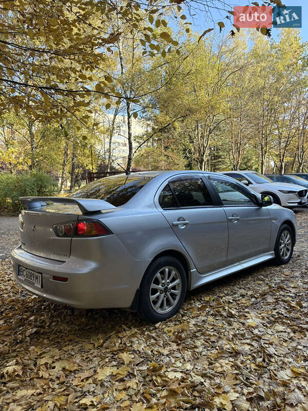 Седан Mitsubishi Lancer 2011 в Львові фото 3 Седан Mitsubishi Lancer 2011 в Львові