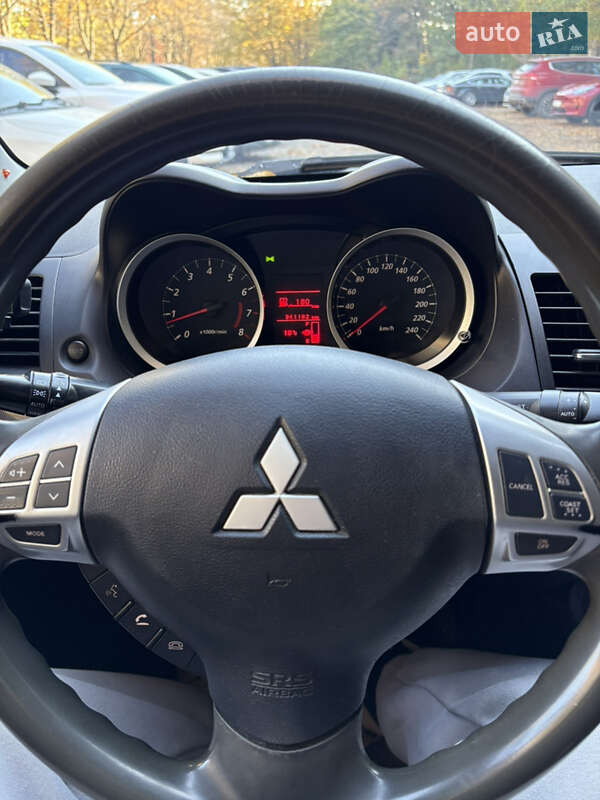 Седан Mitsubishi Lancer 2011 в Львові фото 27 Седан Mitsubishi Lancer 2011 в Львові