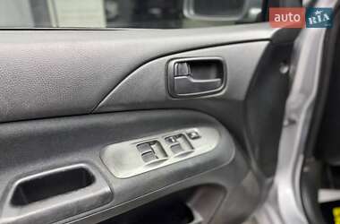 Седан Mitsubishi Lancer 2008 в Черновцах
