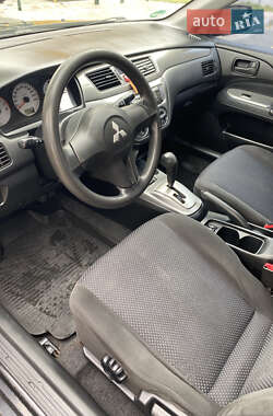 Седан Mitsubishi Lancer 2008 в  фото 13 Седан Mitsubishi Lancer 2008 в