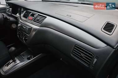 Седан Mitsubishi Lancer 2008 в  фото 29 Седан Mitsubishi Lancer 2008 в